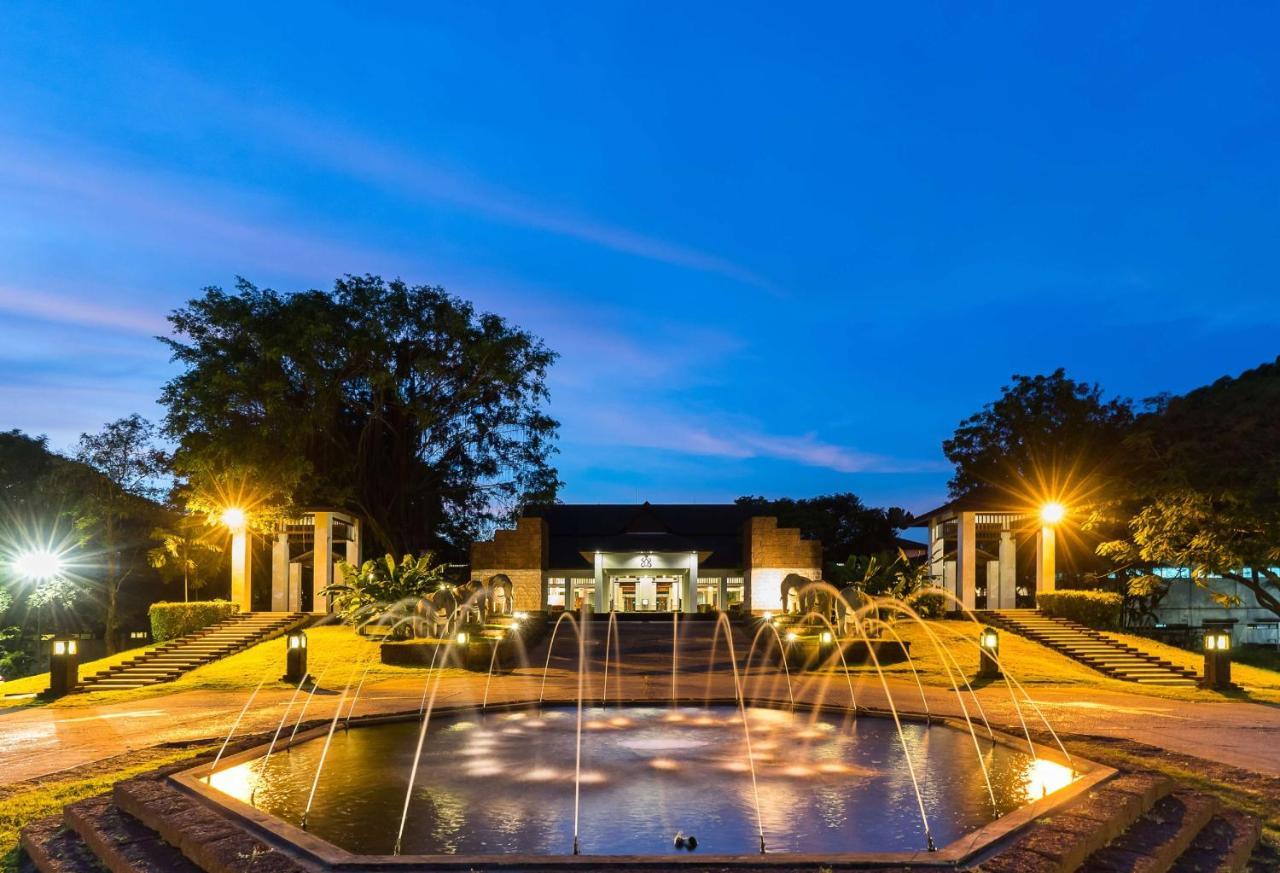Tawa Ravadee Resort Prachinburi, A Member Of Worldhotels Distinctive Si Maha Phot Exterior foto