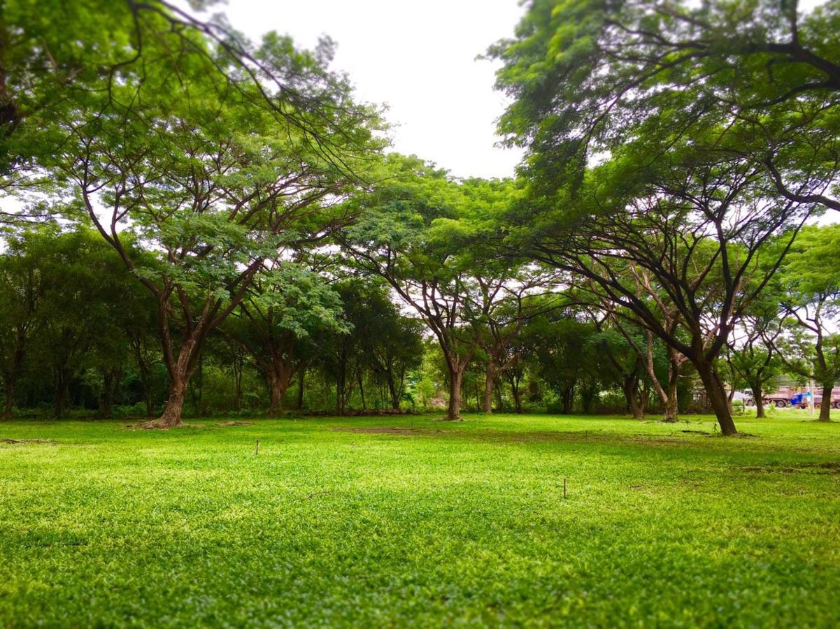 Tawa Ravadee Resort Prachinburi, A Member Of Worldhotels Distinctive Si Maha Phot Exterior foto